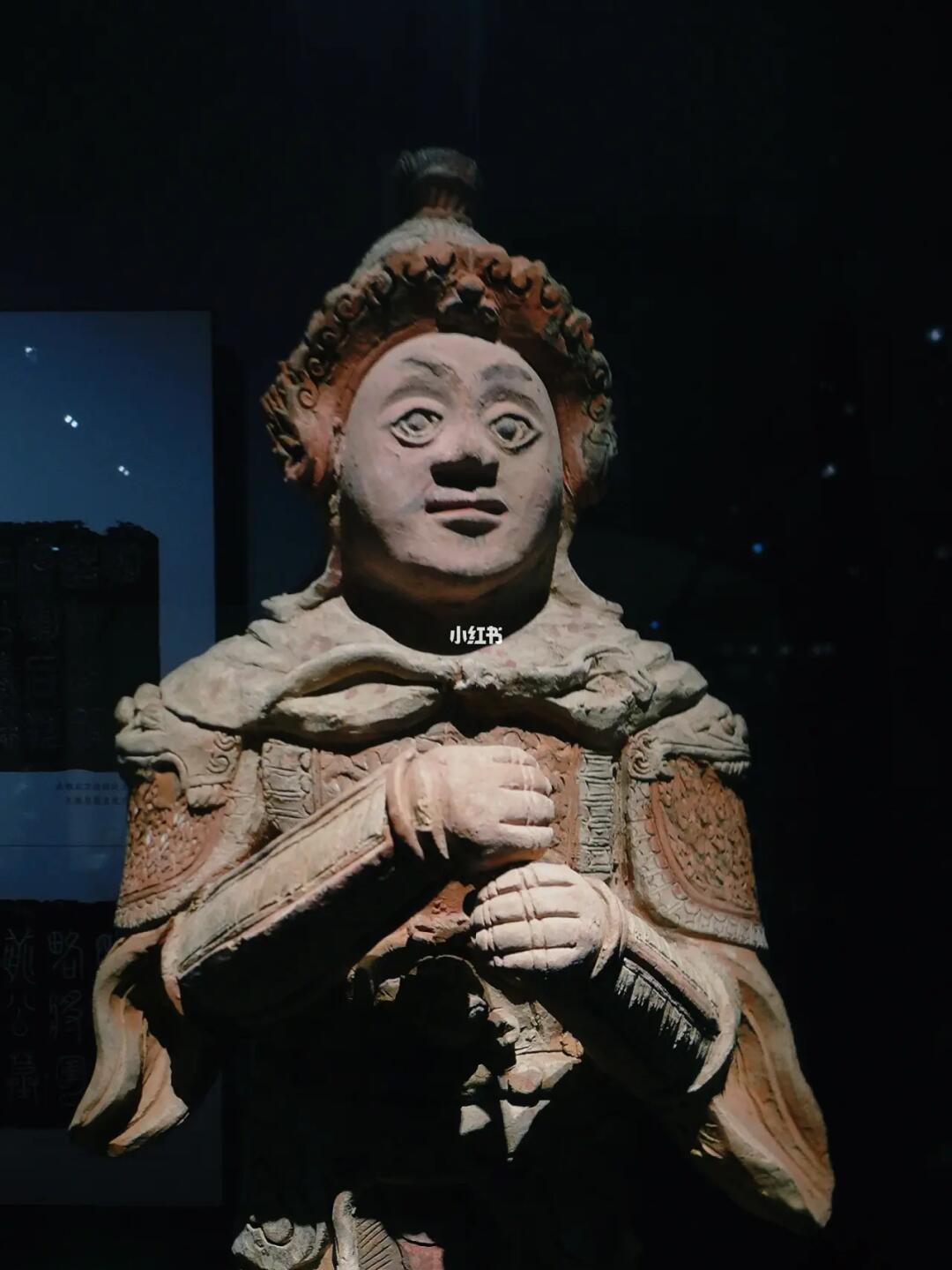 长的像包贝尔的将军俑