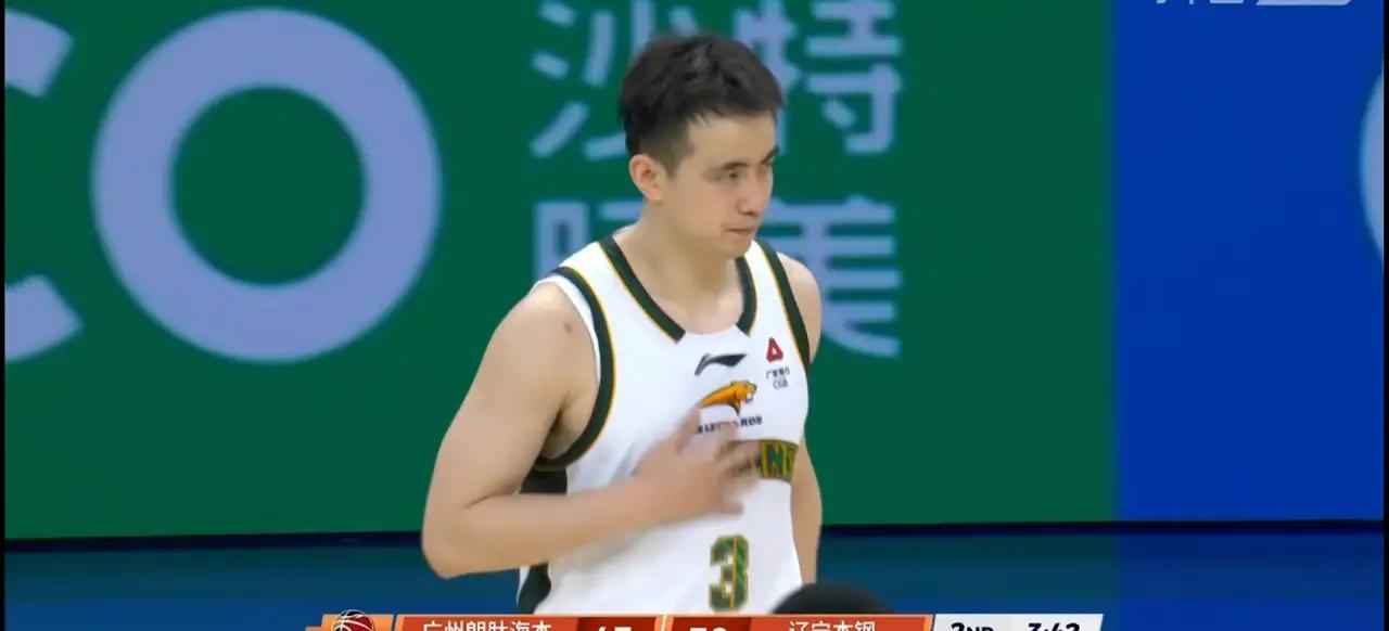 辽宁男篮80：75胜山东男篮的比赛太有看头了。比赛一开始，辽宁队就迅速进入状态，