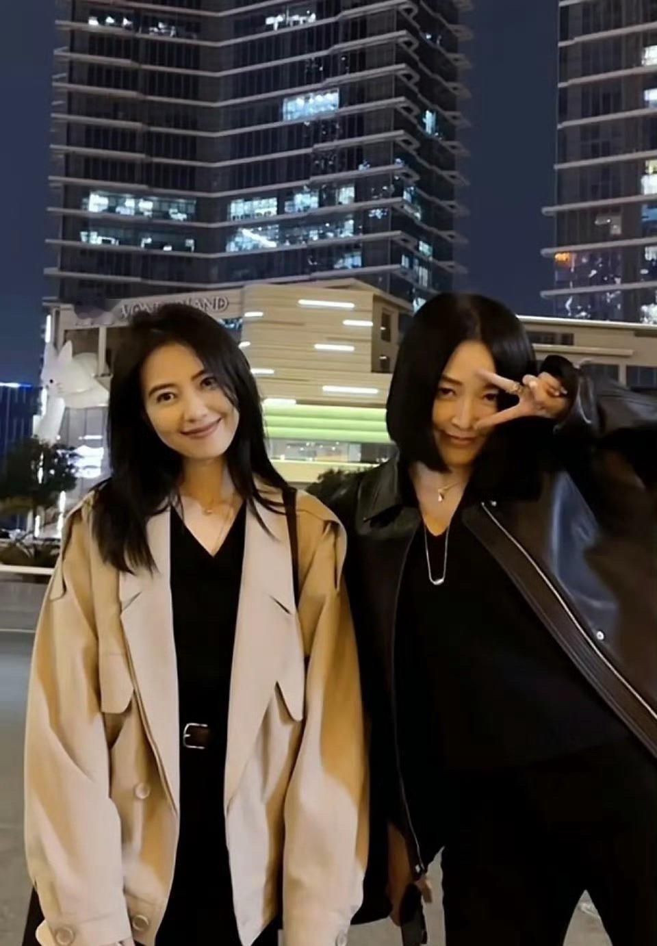 高圆圆身上散发的气质，真的是娱乐圈中独树一帜，令人难以忘怀。 