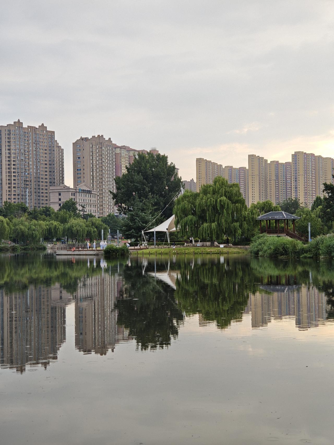 比如说，我的祖国、南泥湾、绣金匾、人说山西好风光等等，那可是多的数不胜数。
我觉