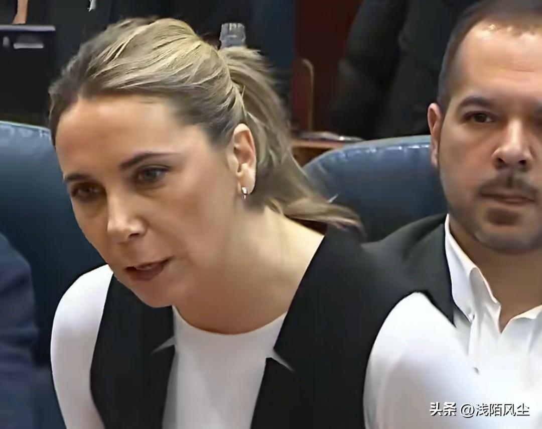 西班牙马德里议会PSOE发言人Mar Espinar 痛骂马德里大区主席Isab