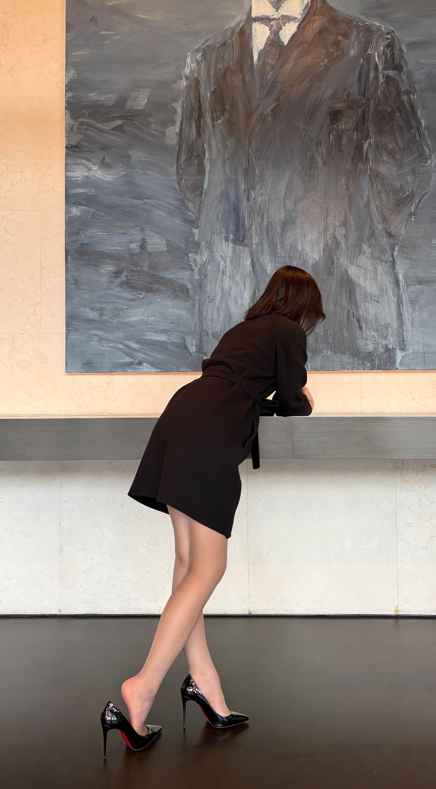 穿一天高跟鞋脚还是蛮累的 