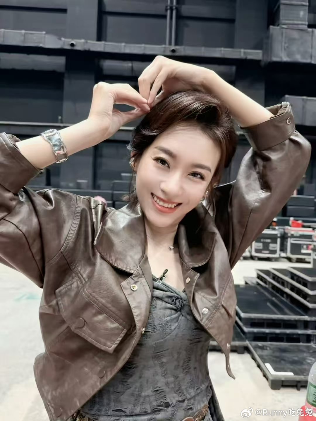 侯宇饭撒侯宇现学现卖的饭撒  浪姐直播 侯宇饭撒，姐，我给你投票了，惊呆我了，太