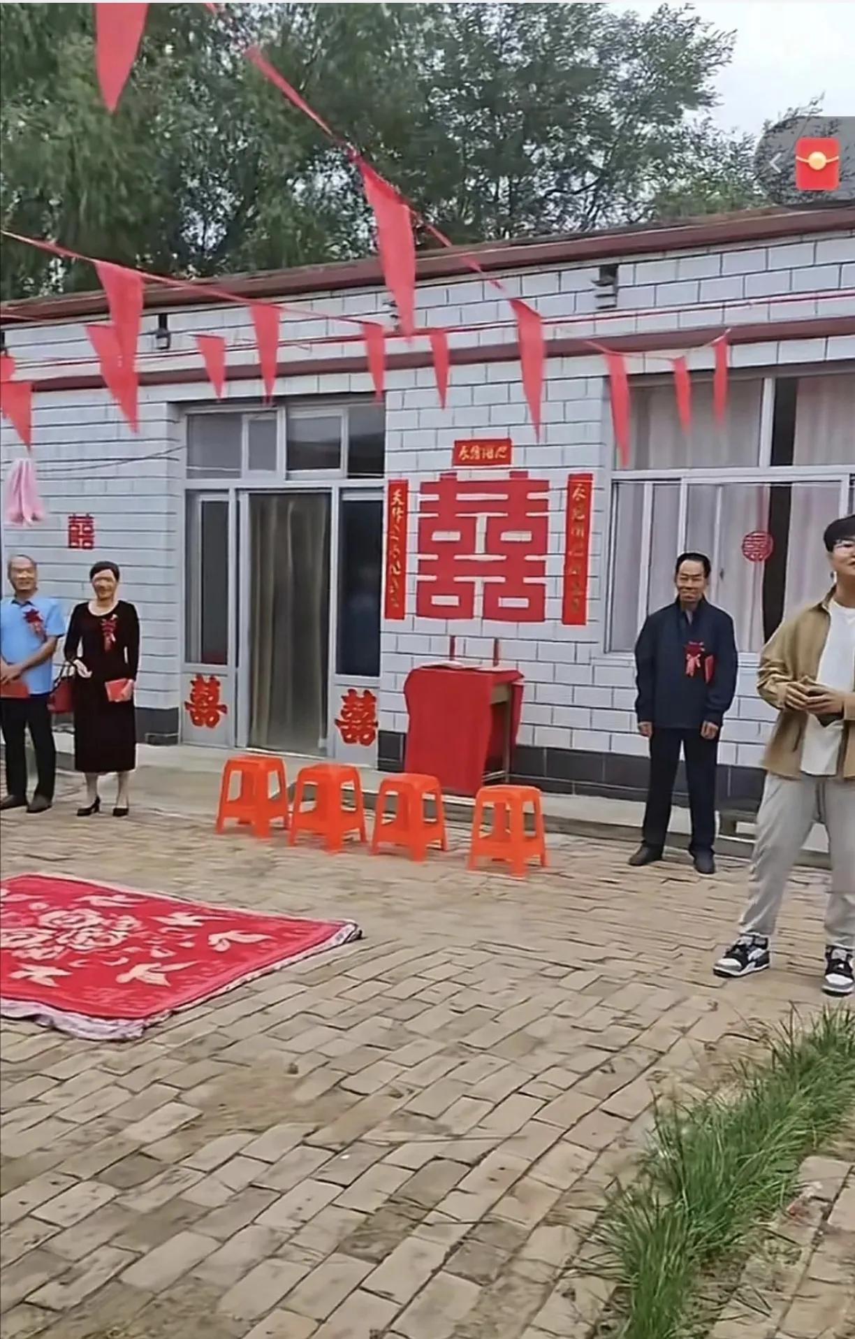 河北博士夫妻婚礼曝光，全网炸锅！4把红椅、无婚纱无婚宴，新娘一句话让人破防……