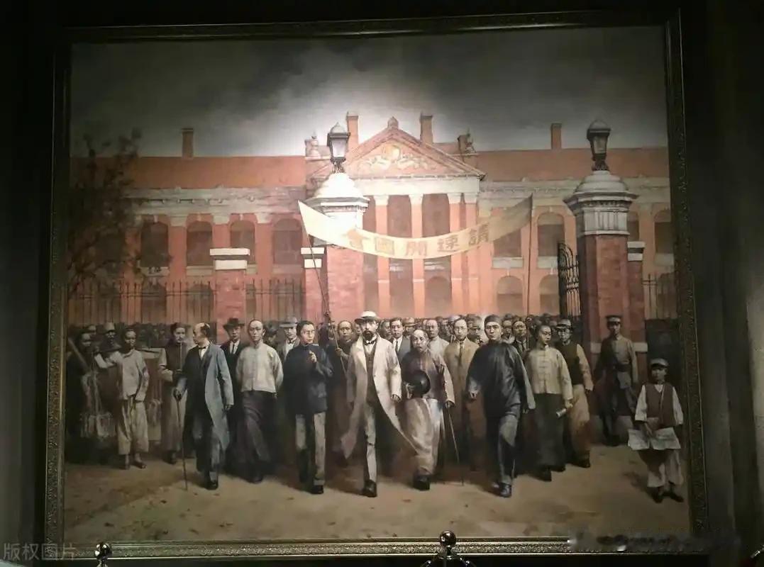 从1644年清军入关到1840年鸦片战争，短短两百年时间，明朝的人都不愿留辫，到