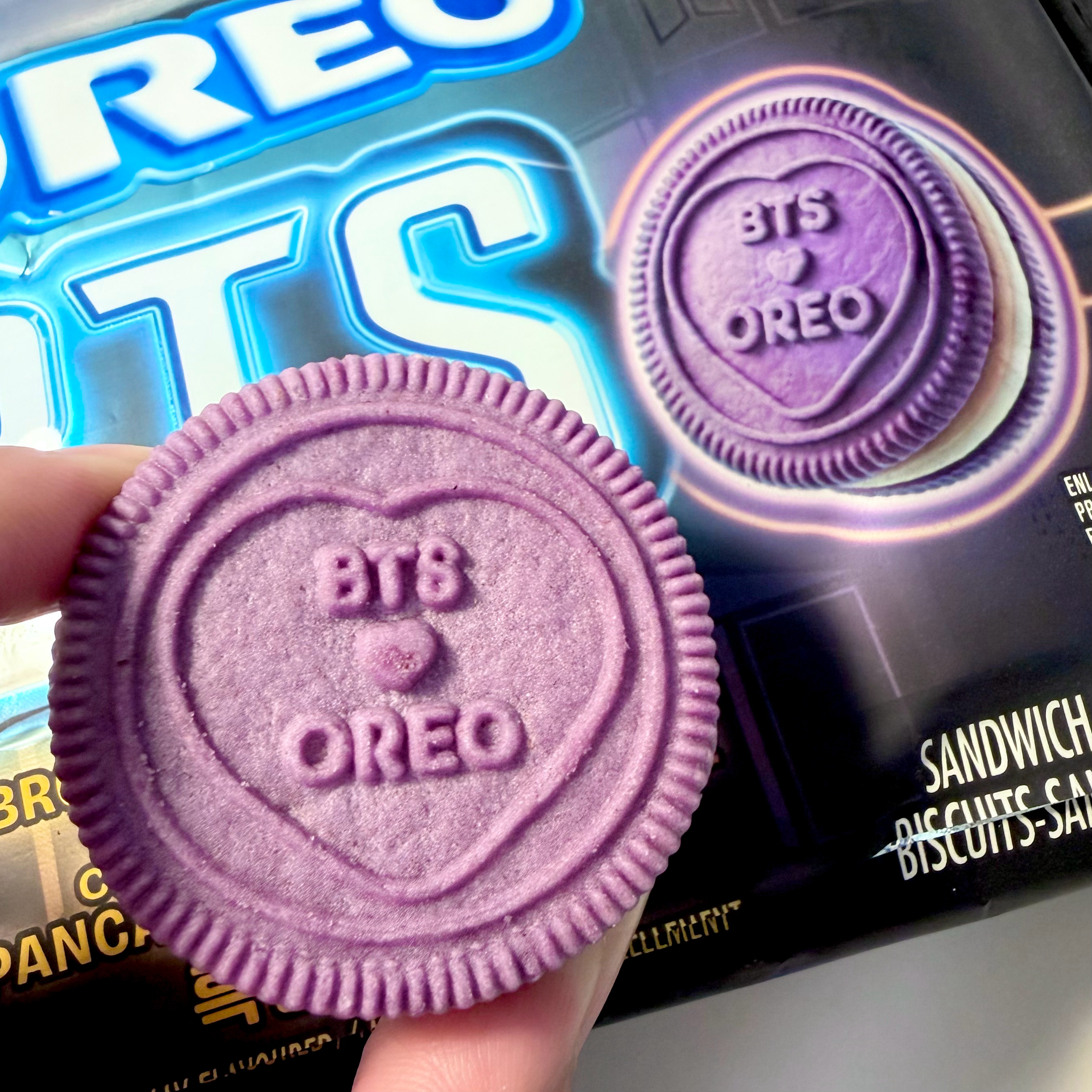 BTS奥利奥联名小饼干已吃🔍💜🔎好甜！我感觉흑설탕 호떡 也不是这个味儿吧