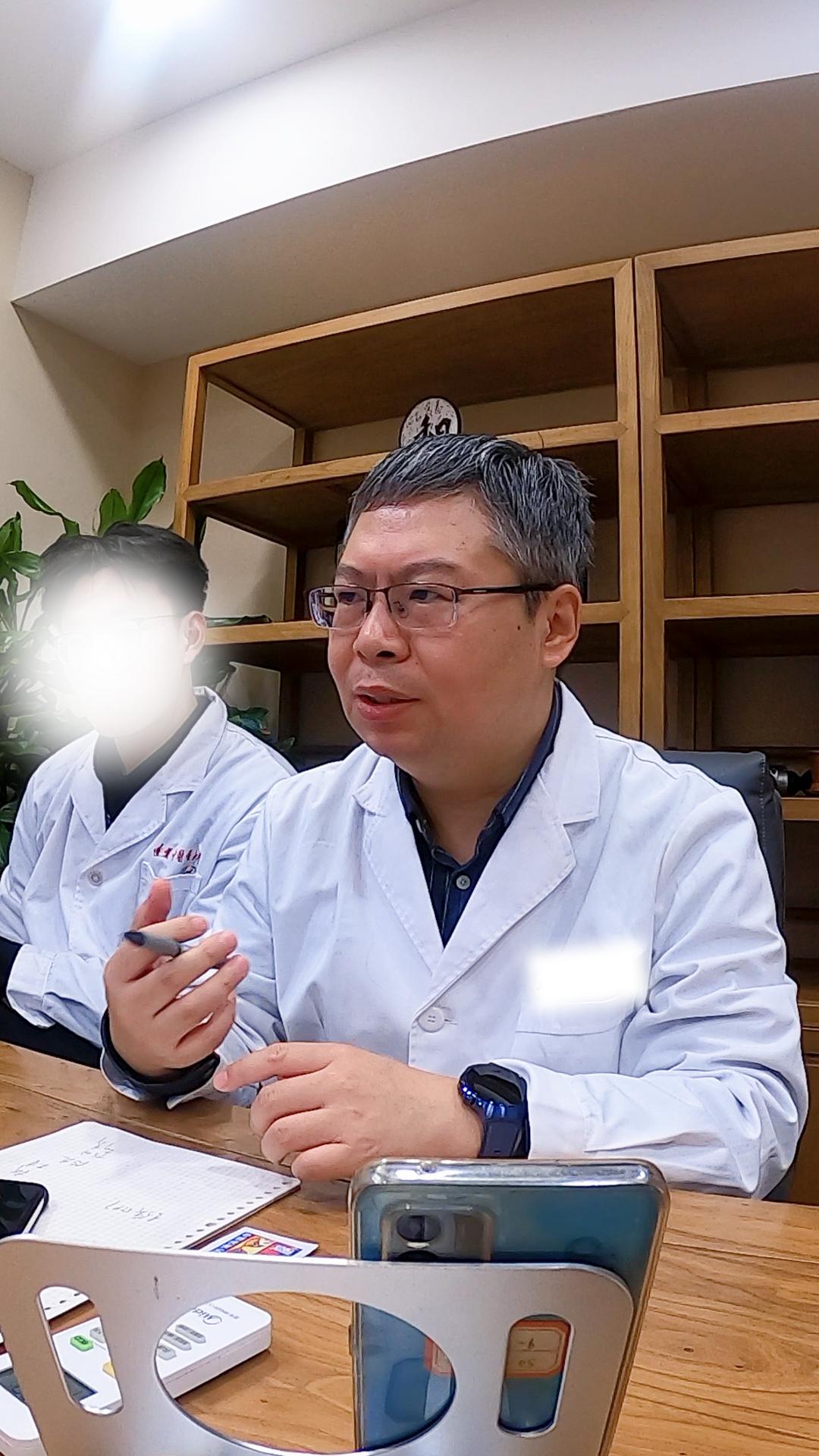 很多年轻男性不注意节制，频繁手淫、熬夜耗损，早早把肾精透支一空，等到身体出了问题