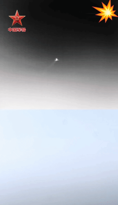 1130近防炮开火，一条密集的钢铁射流扑向目标并命中靶标---076型两栖攻击舰