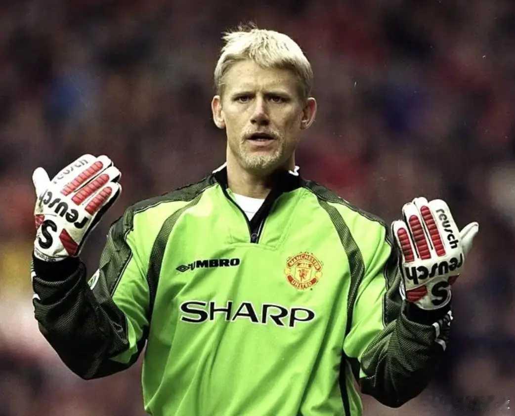 内维尔评英超十大门将：舒梅切尔居首，希曼、范德萨并列第二足球的魅力 当地时间2月