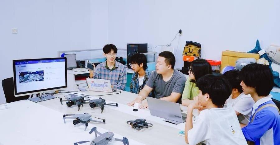 30名学子为合肥工业大学80周年校庆准备独特礼物：以《我的世界》游戏为平台，用数