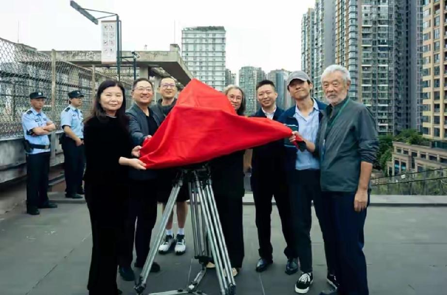 王炸阵容！陈可辛周迅三度合作，《明天会更好》成都开机，剧情太戳心
 
     
