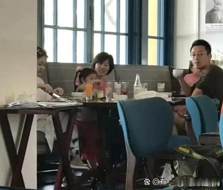 大S不是总说自己辛苦委屈吗，但看这张照片，真相一目了然 