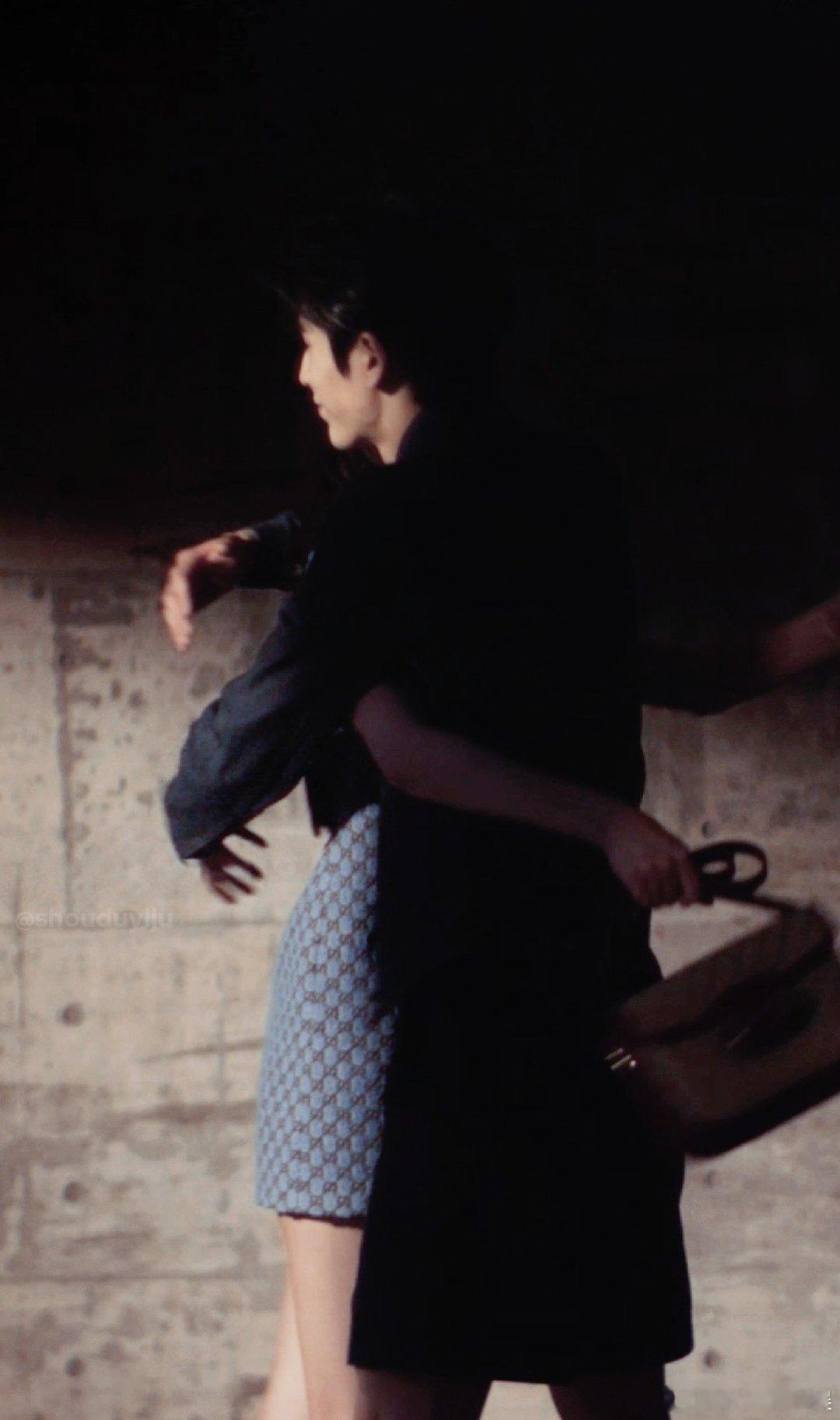 #张凌赫贺聪七夕大片#张凌赫氛围感也太强了，特别是看见此次好身材来说，也是展示的