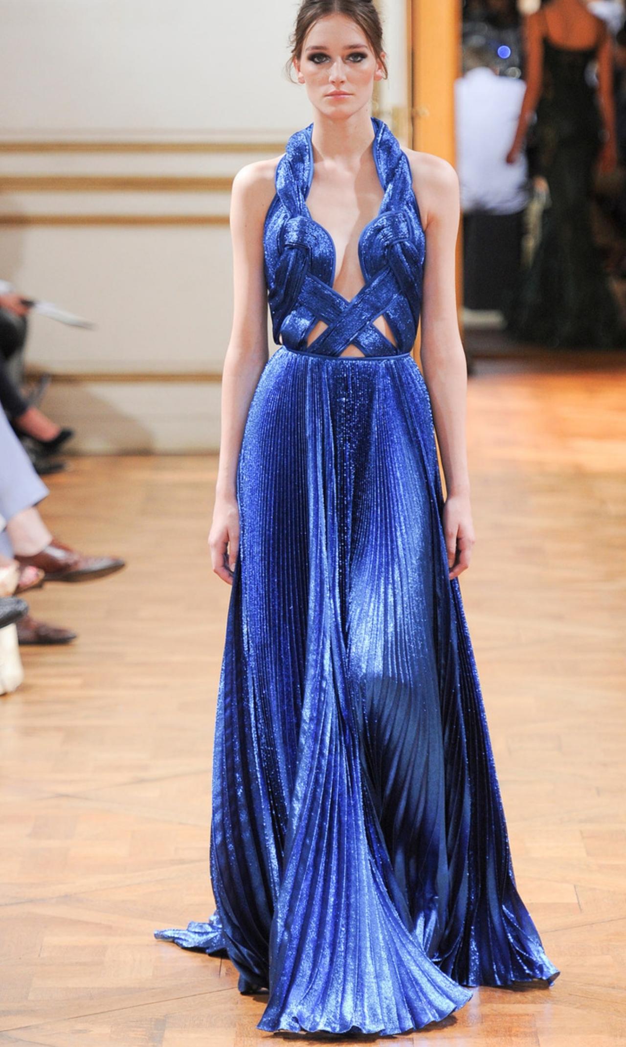 Zuhair Murad 2013秋冬高级定制的色彩是一场宝石的盛宴。午夜蓝如晴