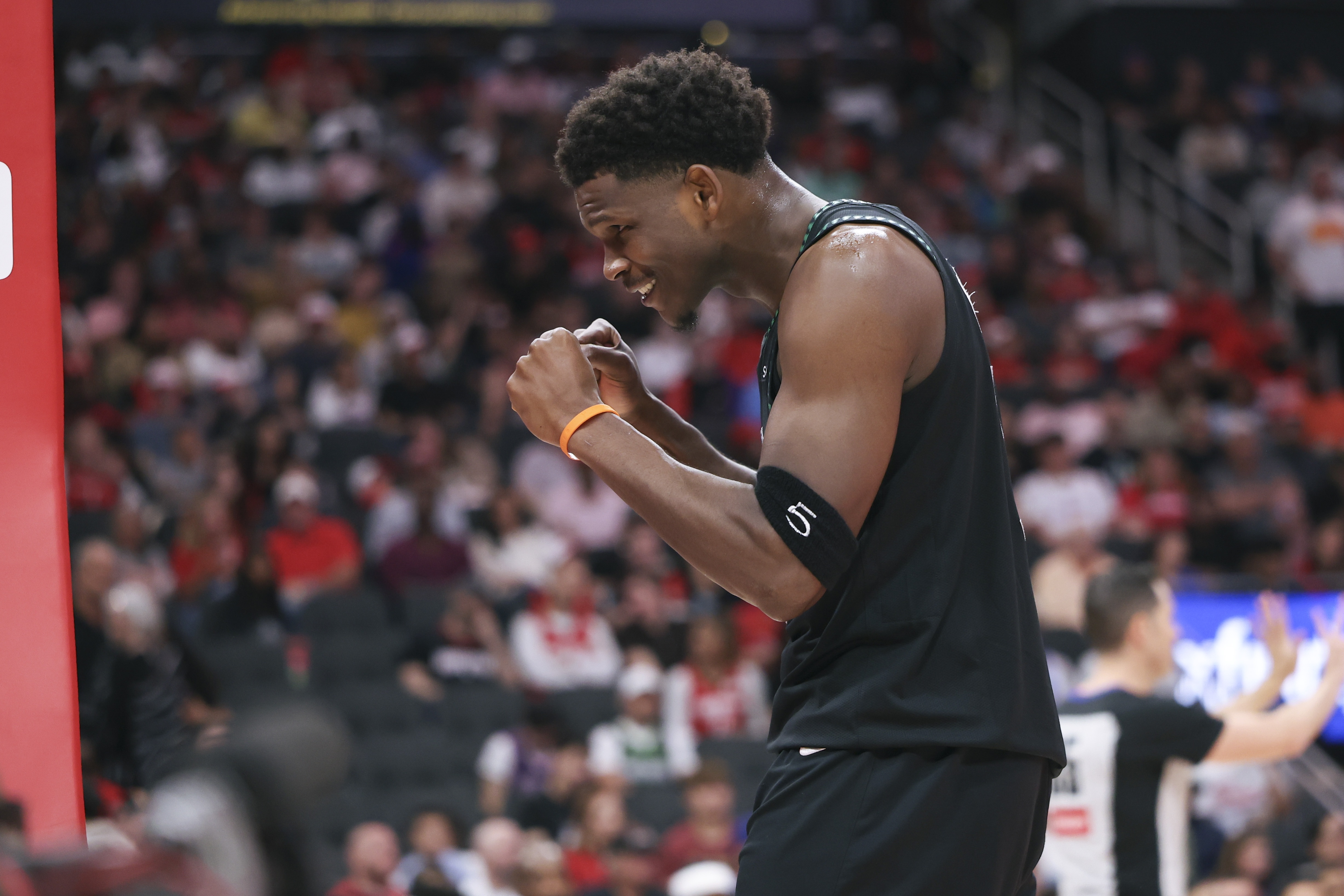 爱德华兹就65场出场规则向联盟提出了申诉，使用了特殊情况挑战，但被驳回，因此没有