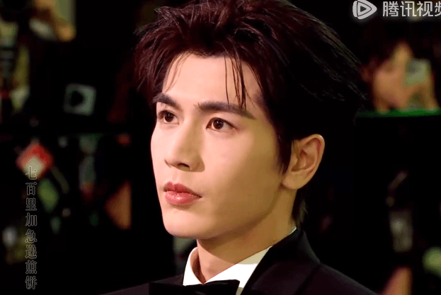 张凌赫这个鼓腮 