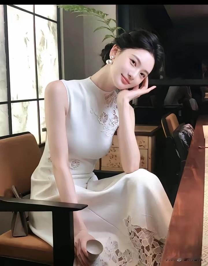 默默品读你的文字已久，
平日凡尘扰扰，心绪常无处安放。有幸遇见笔墨同频的人，不必