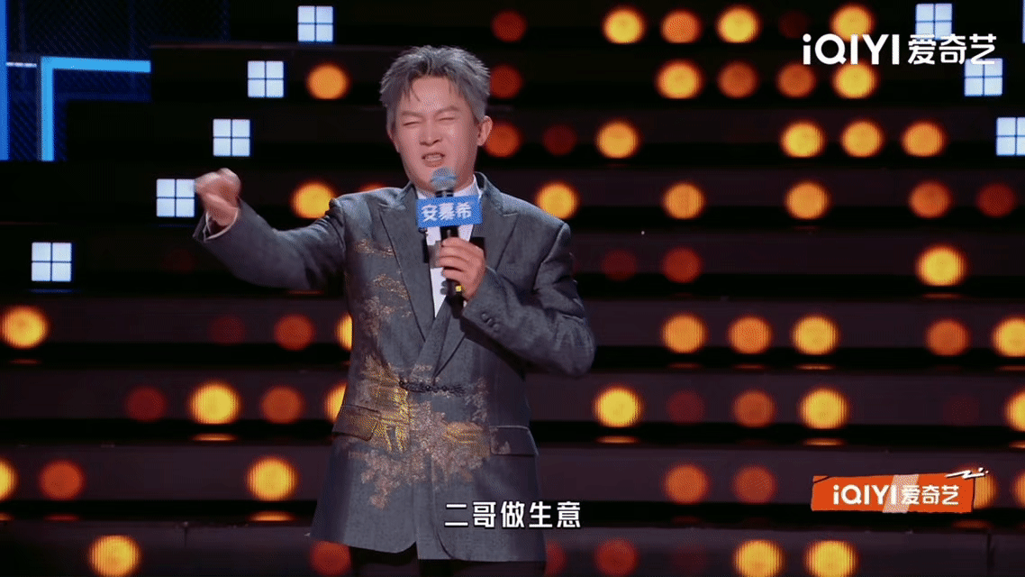 杨志刚自曝三个哥哥是大佬杨志刚回应三个哥哥是大佬不藏着掖着，不卖惨也不辩解。杨志