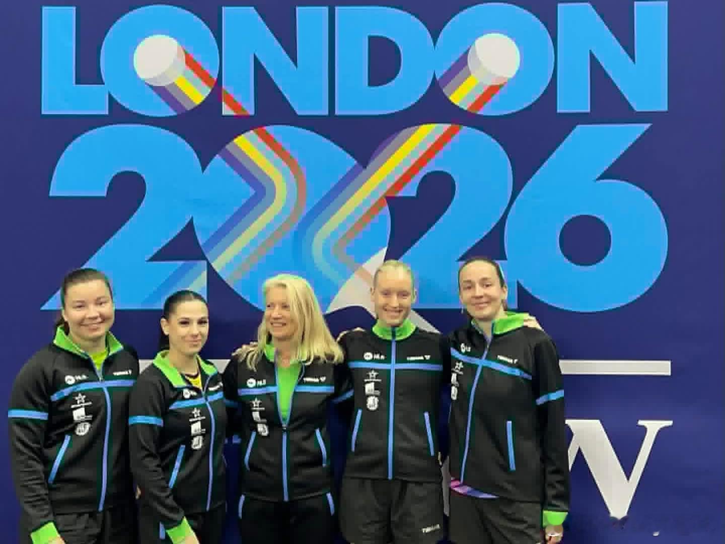 伦敦世乒赛团体赛 🇸🇮斯洛文尼亚队伦敦合影 