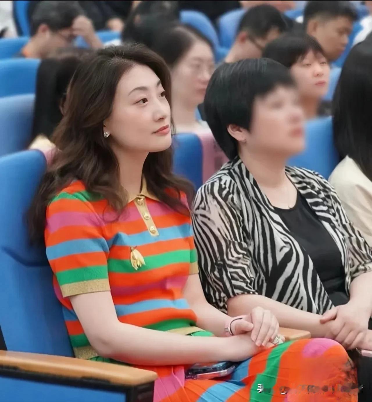 总是有人劝宗馥莉和解，我就不明白了，一个合法继承人，为啥要向一伙非婚生子女低头，