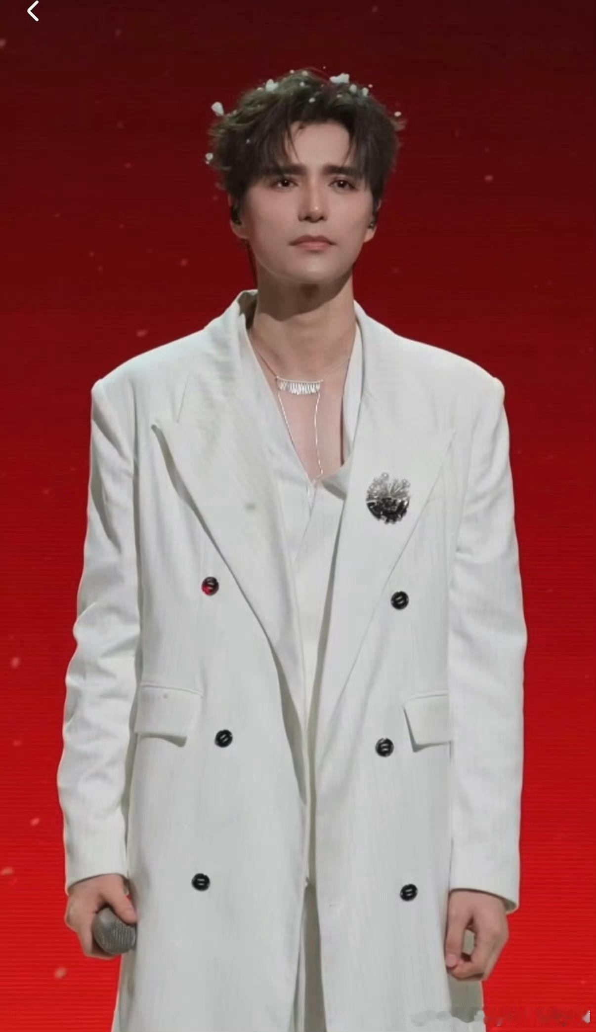 阿云嘎开口定调阿云嘎是定马神针来的 阿云嘎一开口，全场都安静了！这定海神针般的嗓