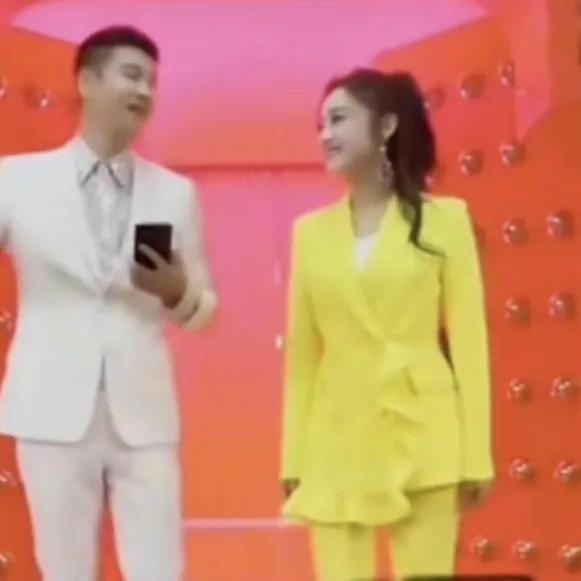 为何徐子崴避谈和王小玮的合作？

网友们应该知道，玖月奇迹组合解散，王小海、王小