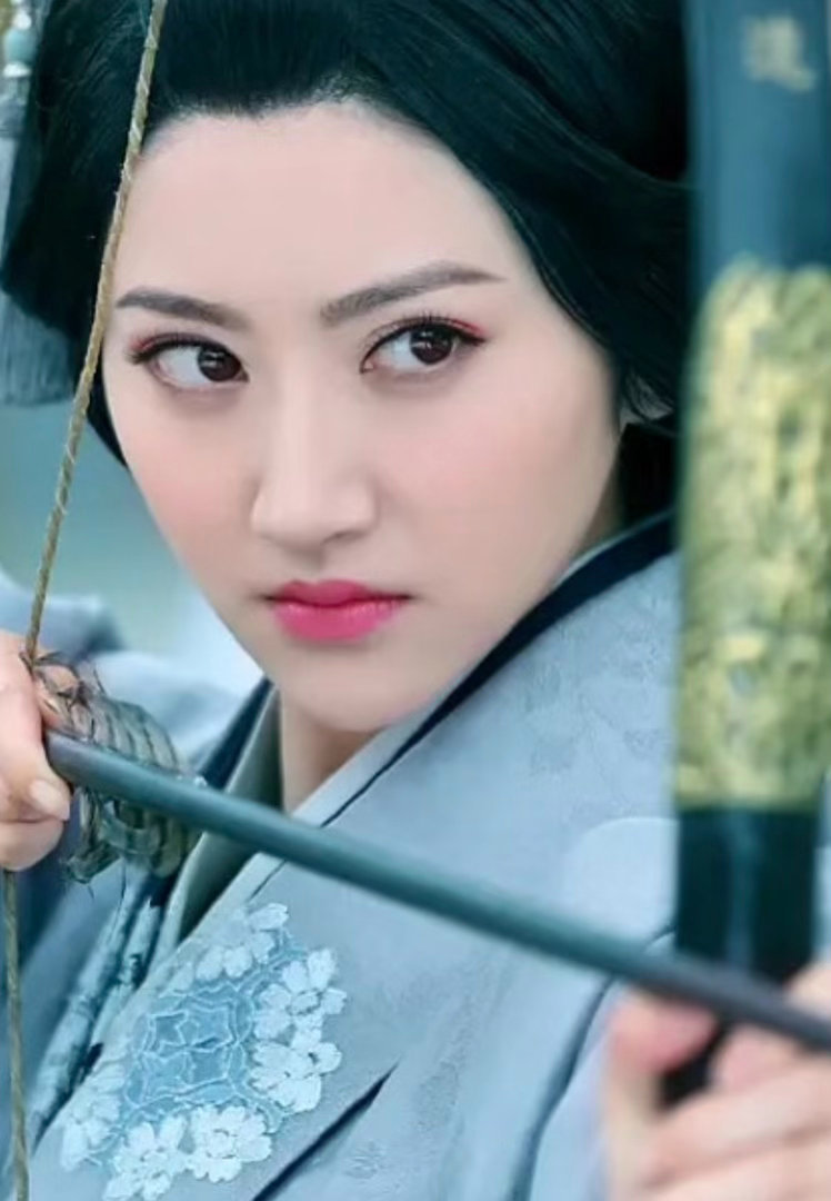 于正为景甜发声善良的人无需自证连一向对人刻薄的于正也出来为景甜发声，他透露拍《班