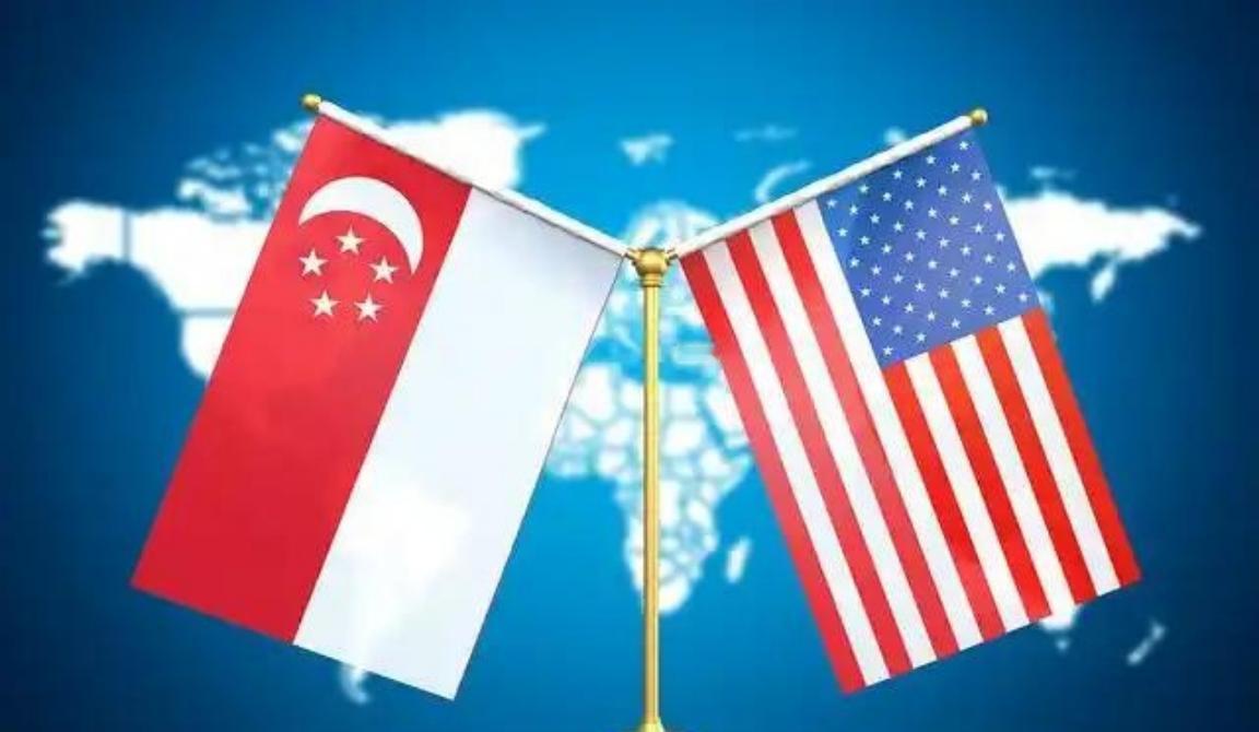 有记者采访一位新加坡华人，询问到“如果中美开战，你会支持谁”，这位新加坡人毫不犹