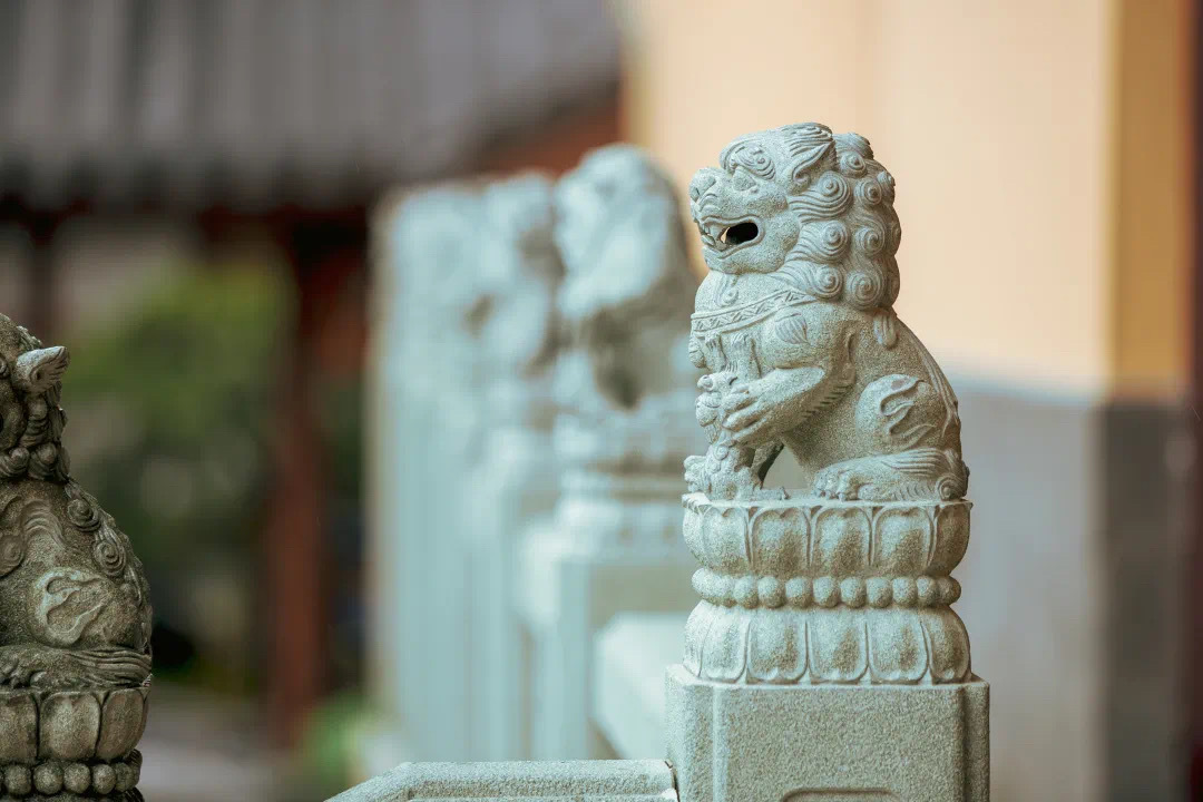有多少人为名为利，损耗自己的福德，损伤自己的感情；有多少人为了追求某一件事情，得