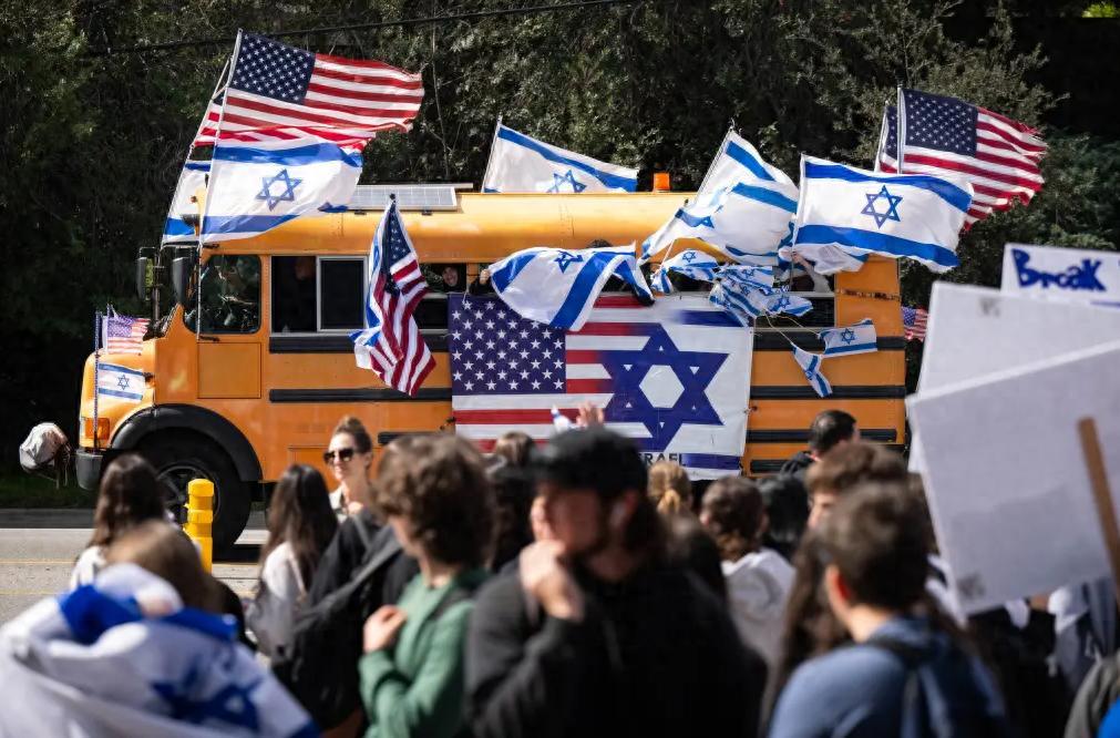 美国教师称以色列人“偷窃肝肾和眼球”，犹太社区施压后被解雇

美国圣地亚哥出了个