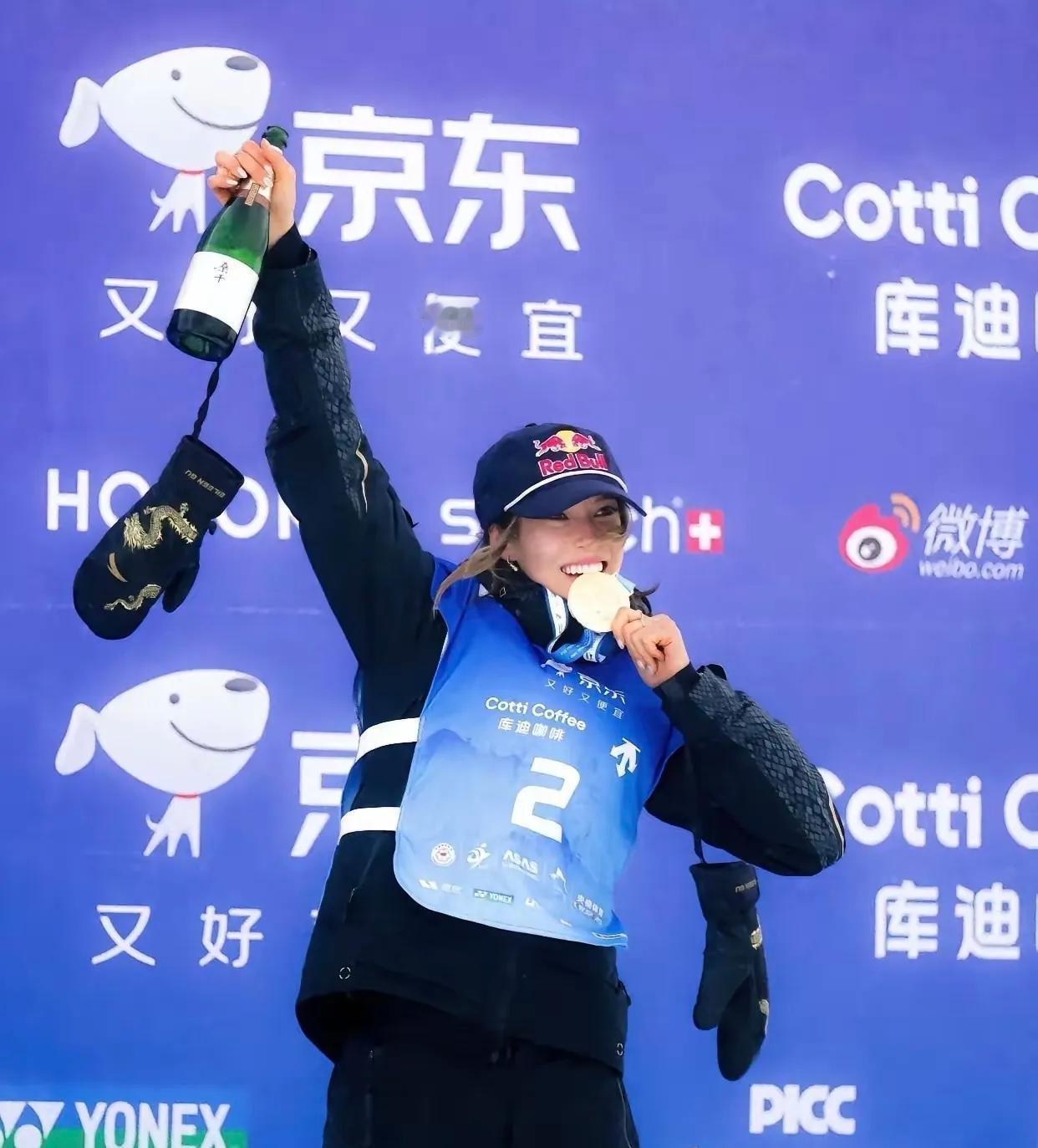 谷爱凌因为代表中国参赛，在美国街头遭人身攻击！

福克斯新闻2月19日报道，她因