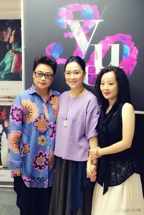 浙江小百花越剧团“原生代”演员指1983年建团初期，首批入团并随团赴港首演的‌2