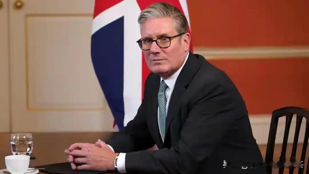 斯塔默病急乱投医，他要把中方投入13亿英镑的英国钢铁公司给国有化。意思就一分都不
