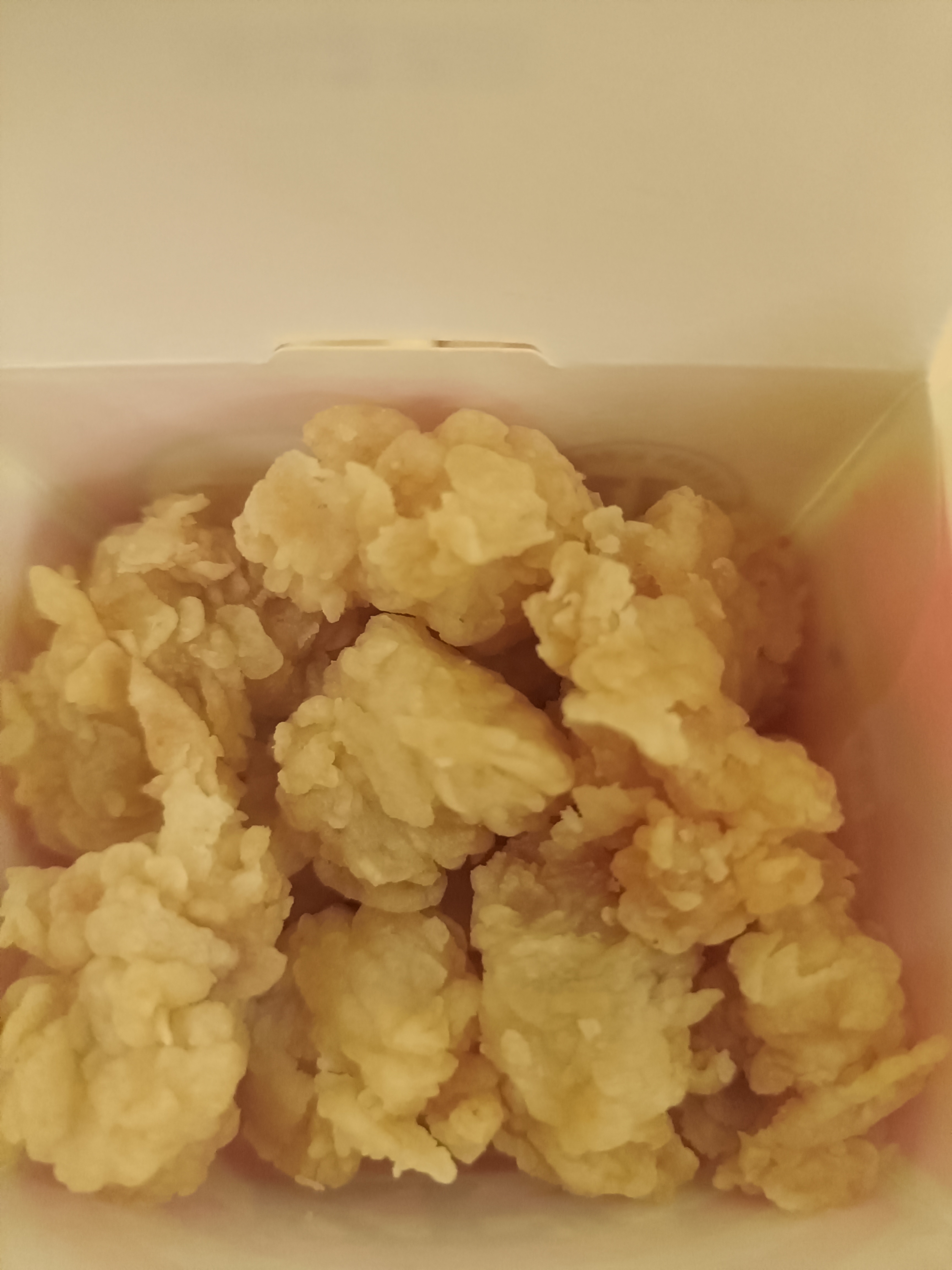 这是它的正面，现在在我肚子里面 