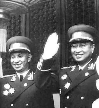 “粟裕根本不会打仗！”1958年，陈赓大将进京开会，竟然看到有人大放厥词，陈赓当