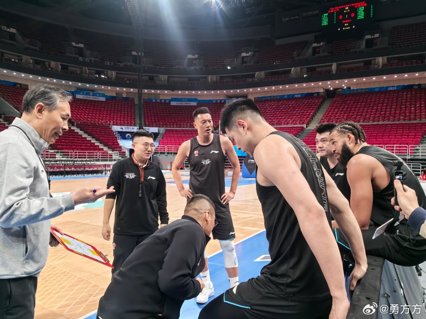 北京首钢 确实希望寻找一名水平更高的小外援，相关工作已经展开但尚无明确进展，包括