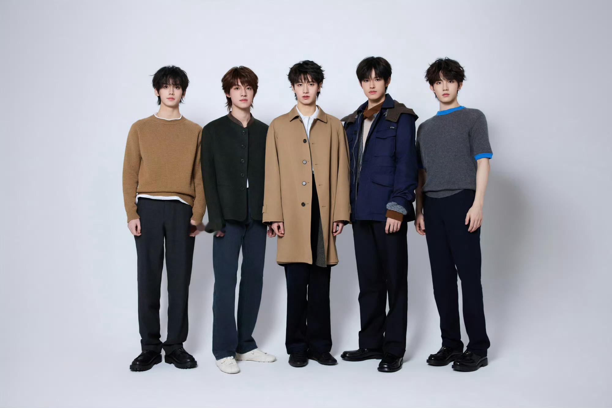 登陆少年组合单人大片登陆少年 × PRADA  谁表现力最好？ 