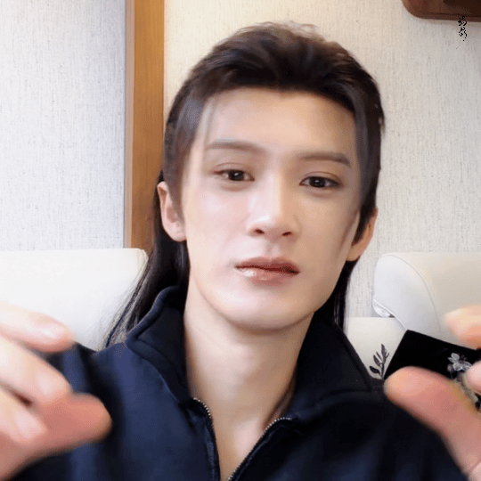 晚安好梦健次宝宝，谢谢你陪我们度过了幸福快乐的一天，好好休息，保重身体！爱你的小