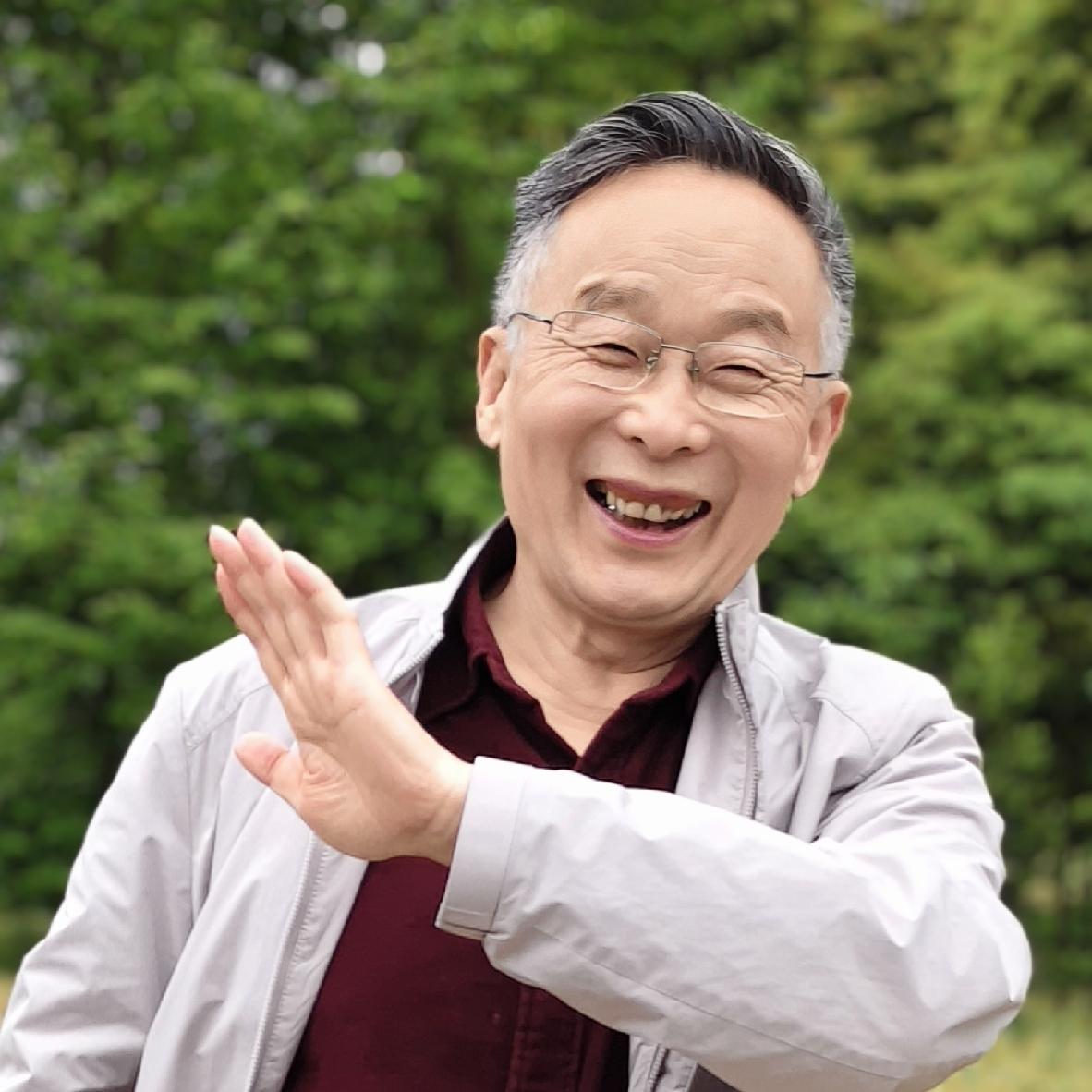 中国足球的悲哀，不是没人干事，是干事的人被自己人往死里整。有本事你也带队拿个冠军