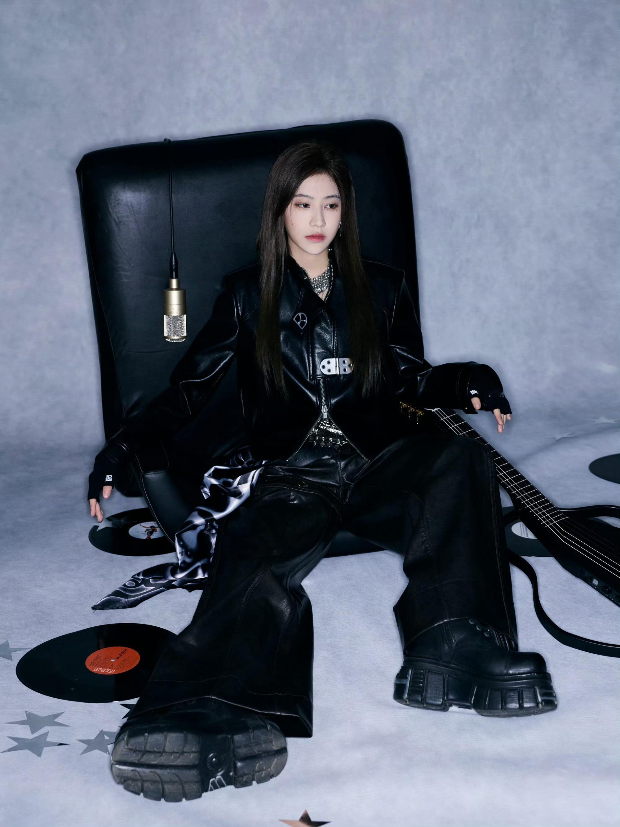 袁一琦银河左岸音乐节造型出图 所有人保持内裤干燥！ ​​​