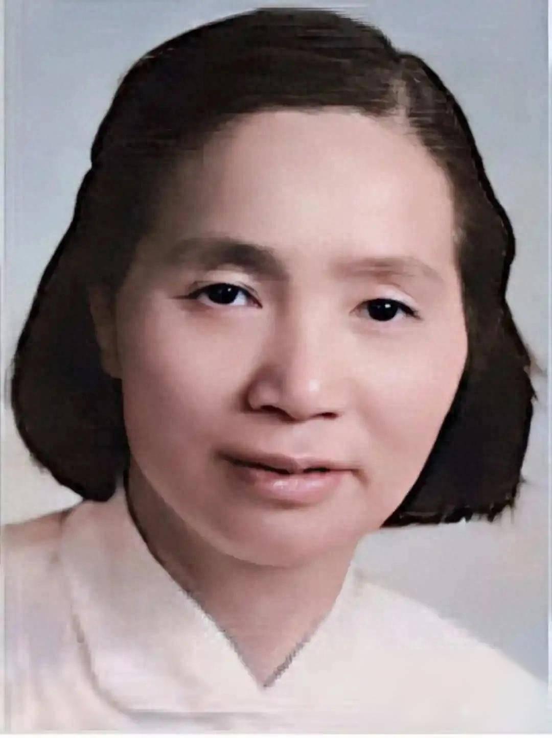 [太阳]长征路上，一身高不到一米四的女兵背着一个成年男子，翻了整整两座山，23年