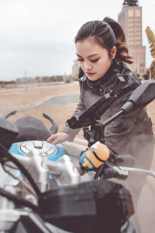 张雪机车夺冠这事儿，可真是在机车圈炸了锅！2026年3月底，在WSBK赛事上，成