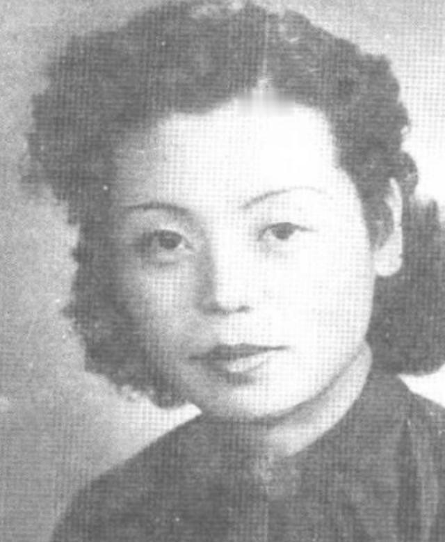 1970年，陈独秀58岁的女儿陈子美身绑5个空油桶，带着小儿子偷渡香港，9个小时