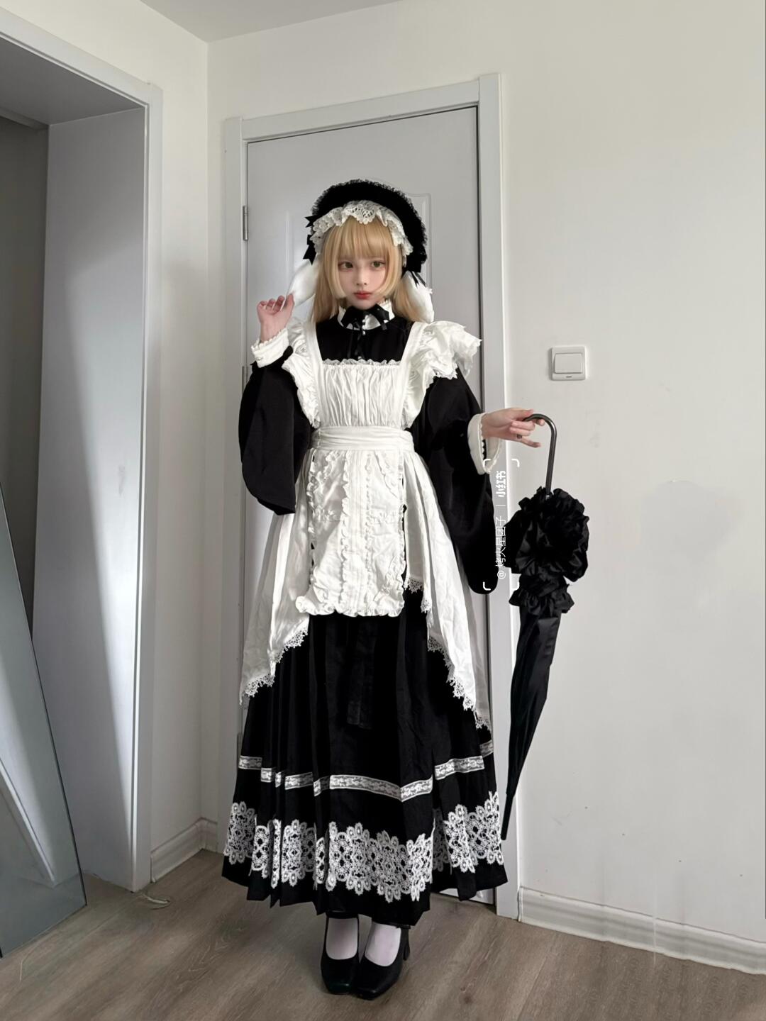 黑白哥特汉洋折衷～像维多利加会穿的衣服