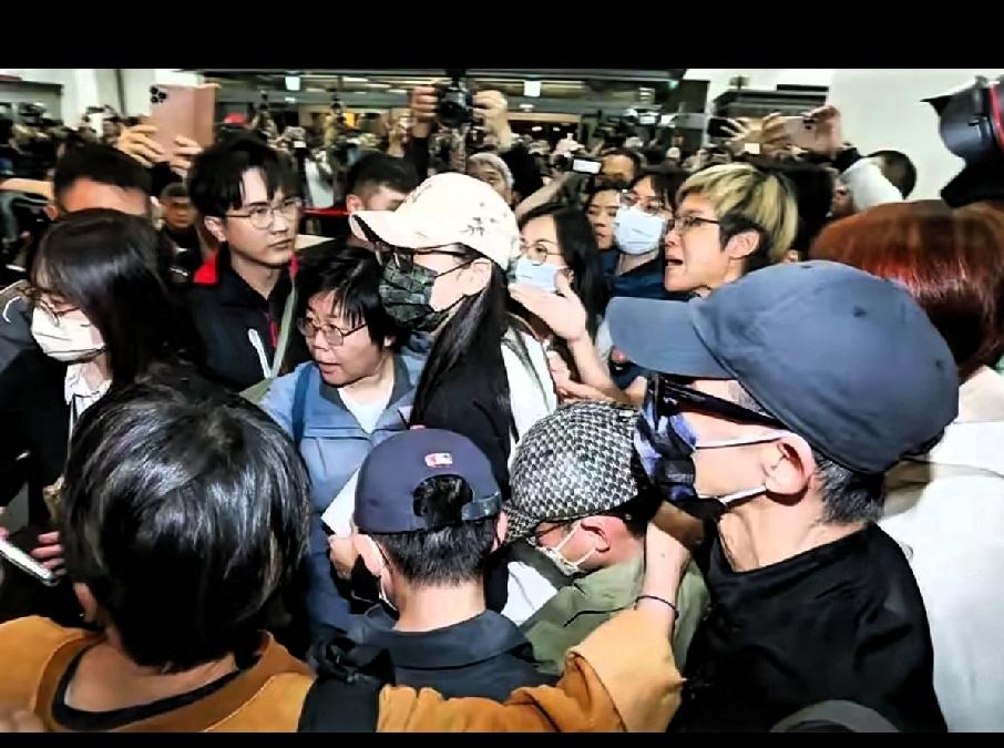 应了那句老话，
怕什么来什么！！！
国人在日本被围殴了，看得我又心疼又上火！国家