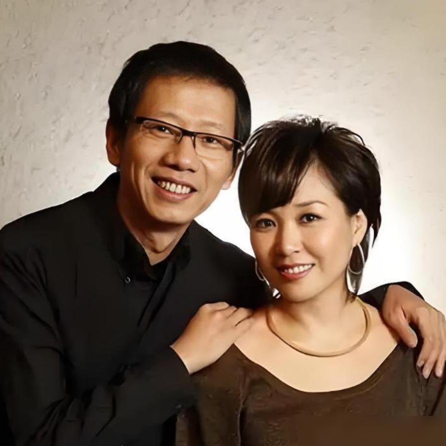 戴军和李静到底睡没睡过？黄小茂听了这话，你猜他啥反应？李静清迈过年，身边不只丈夫