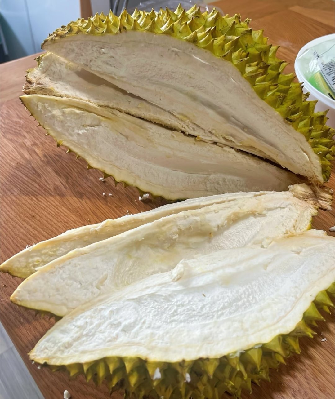 榴莲已经20多元一斤了我记得去年开始榴莲就经常19.9一斤~不过大家都怎么挑榴莲