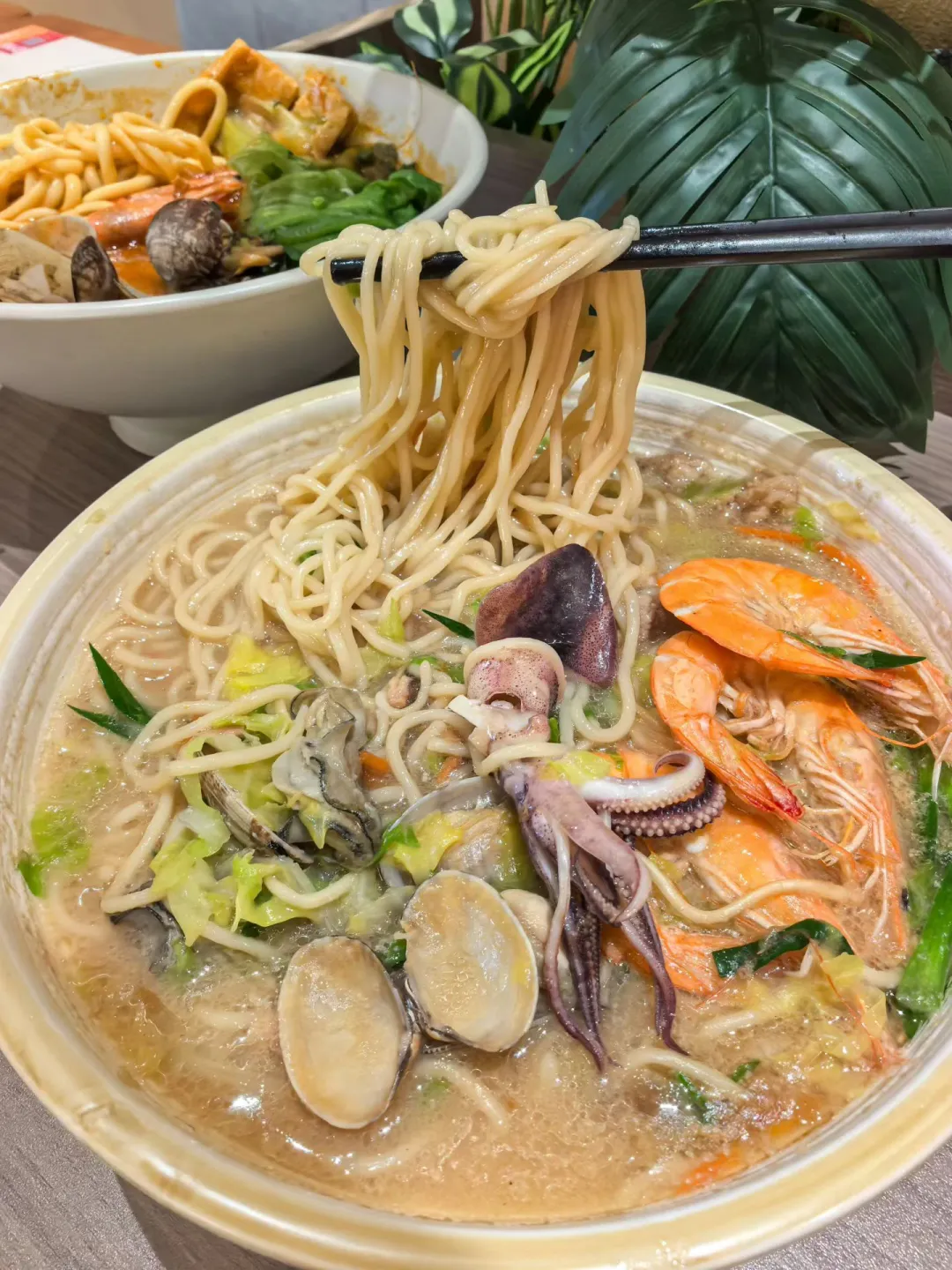 发现一家超好吃的海味拉面🍜