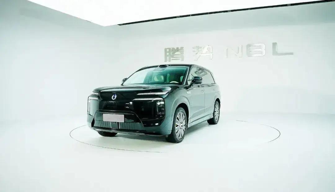 10🌙腾势N8L大六座安全豪华SUV
腾势N8L的易三方技术更是神来之笔，动力