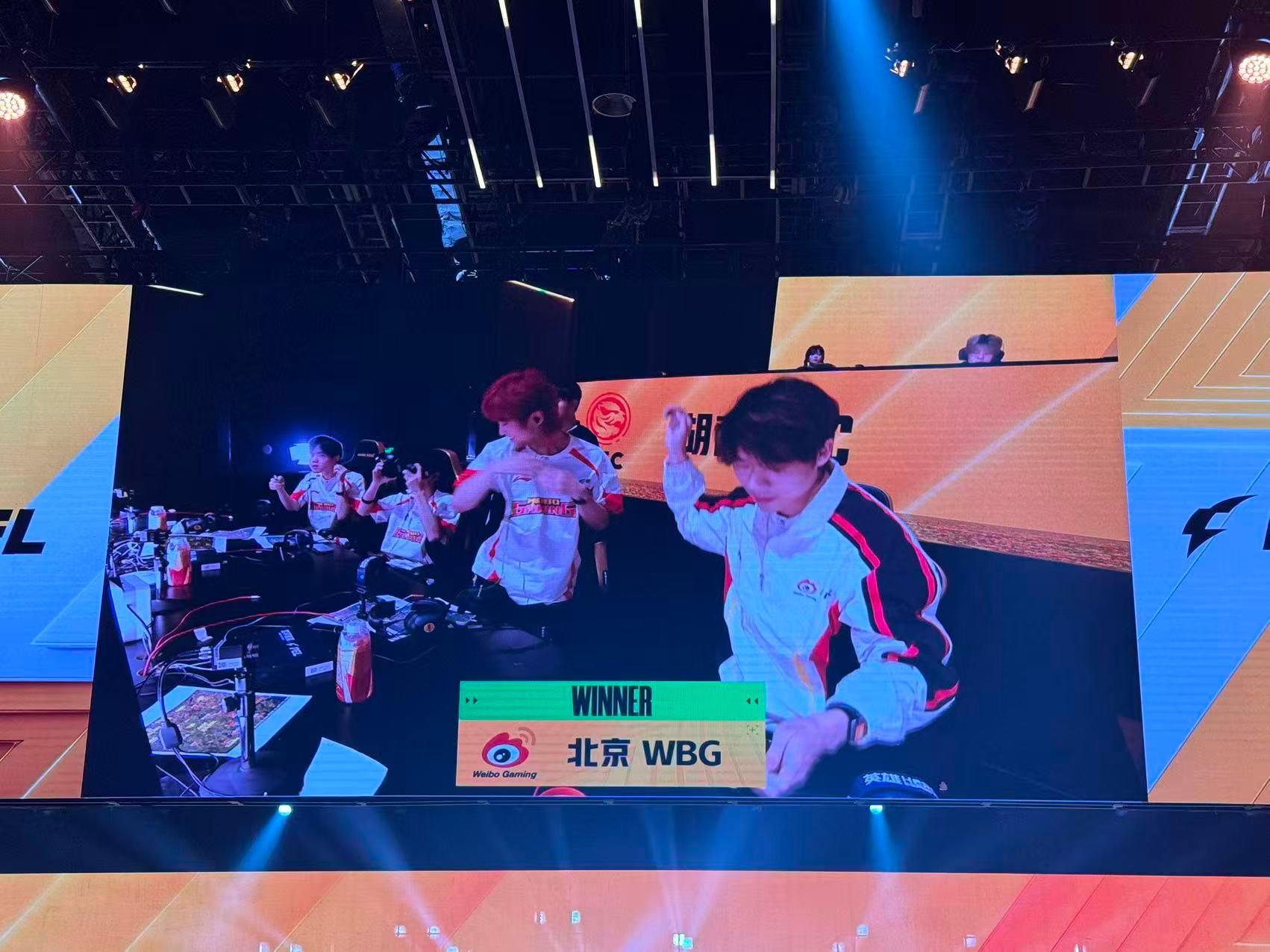 WBG17淘汰吃鸡全员火力全线拉满，单局狂揽17淘汰成功拿下蛋糕！团队协同默契十